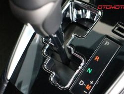 Pemilik Mobil Metic Harus Tahu 6 Cara Mengendarai Mobil yang Benar Sesuai Prosedur, Pemula Masuk!