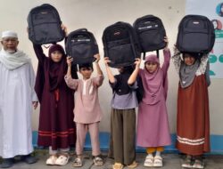 Ketua Sapana Rudy Lombok Tebar Kepedulian, Bagikan Tas Berkualitas untuk Anak Yatim dan Kurang Beruntung di Kota Mataram