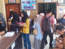 Pelayanan Disdukcapil Membludak, Bawa Dokumen Yang Dipersyaratkan Sesuai SOP. Pasti Di Layani.
