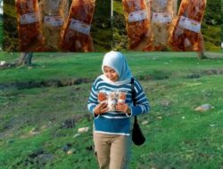 Lulusan Ekonomi Ini Raup Keuntungan Jutaan Rupiah dari Bisnis Basreng