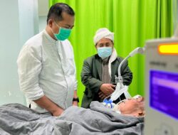 Jenguk Tuan Guru Bagu, Menhan Gembira Kondisinya Membaik dan Pastikan Perawatan Terbaik